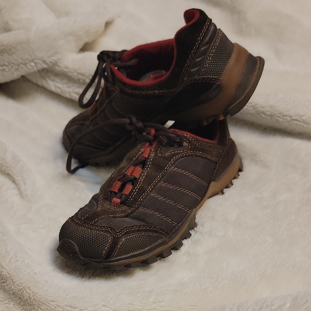 Womens Size 7 Earth Shoe Brown and Red Casual Shoes